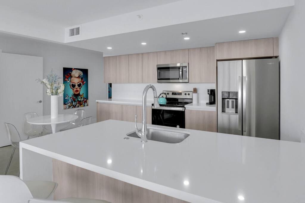 Shades Of Miami Sky Penthouse! Newly Renovated Διαμέρισμα Εξωτερικό φωτογραφία