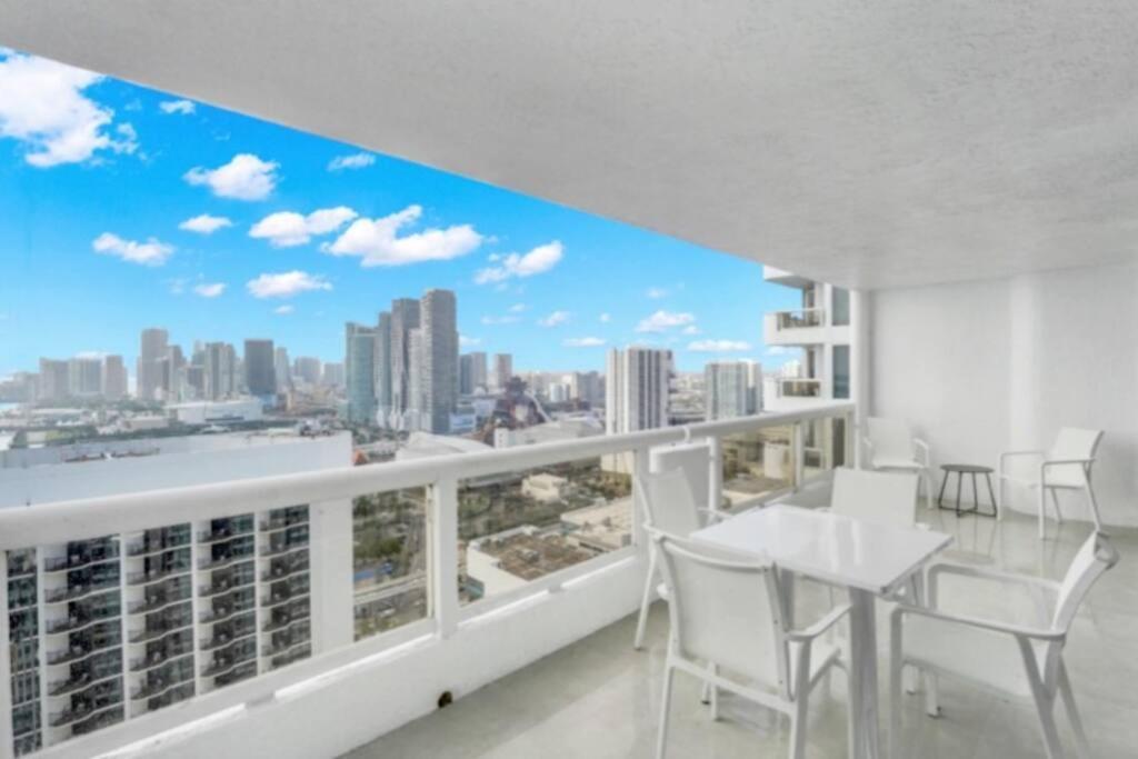 Shades Of Miami Sky Penthouse! Newly Renovated Διαμέρισμα Εξωτερικό φωτογραφία