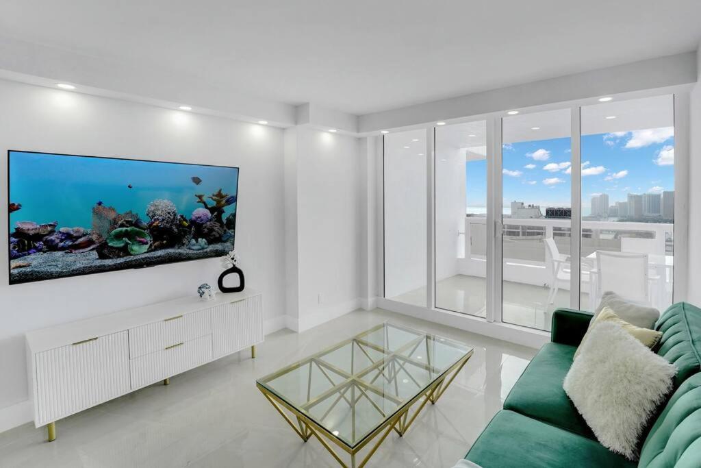 Shades Of Miami Sky Penthouse! Newly Renovated Διαμέρισμα Εξωτερικό φωτογραφία